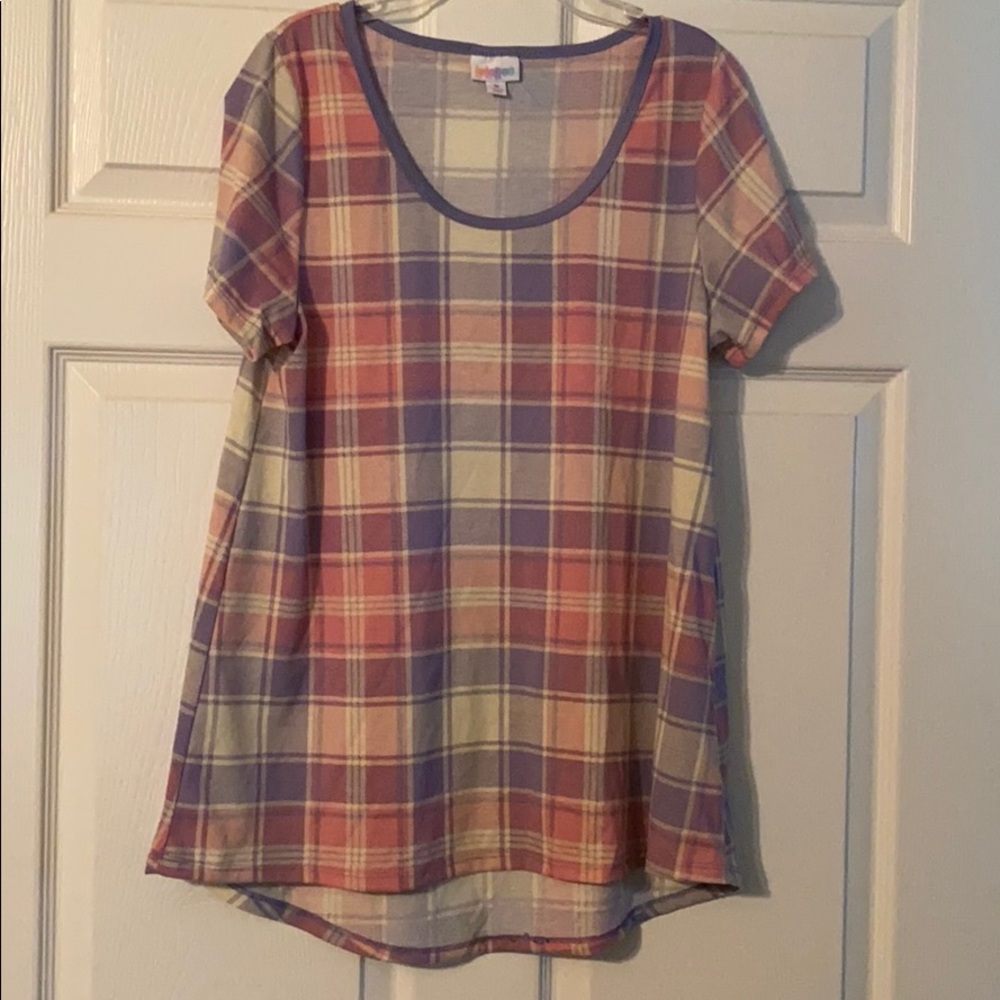 LuLaRoe Medium Classic Tee